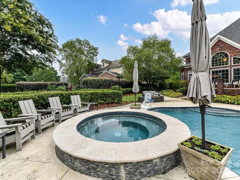 6114 Four Wood Drive, Matthews, NC 28104.  MLS# CAR4288708, YatesRealty ID 33083. 