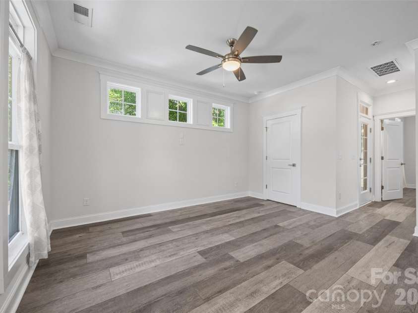 1512 Norris Avenue, Charlotte, NC 28206.  MLS# CAR4397773, YatesRealty ID 33084. 