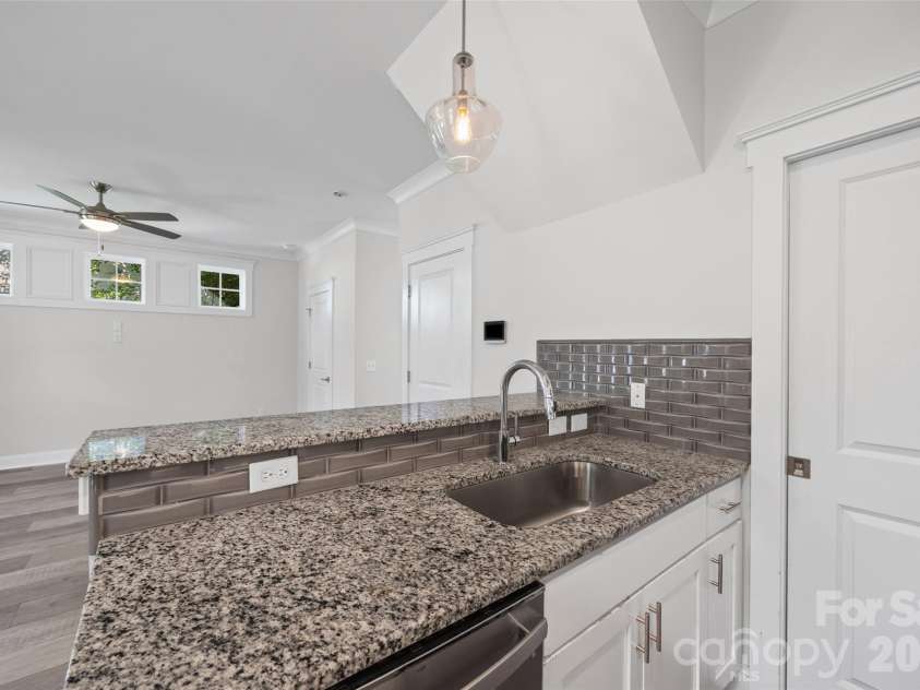 1512 Norris Avenue, Charlotte, NC 28206.  MLS# CAR4397773, YatesRealty ID 33084. 