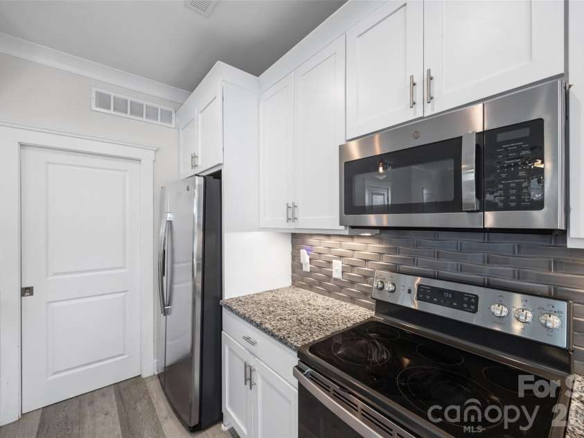 1512 Norris Avenue, Charlotte, NC 28206.  MLS# CAR4397773, YatesRealty ID 33084. 