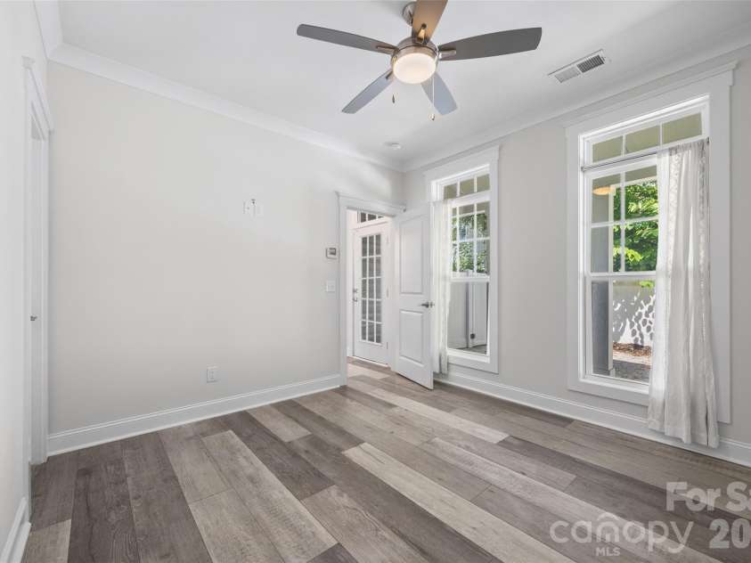 1512 Norris Avenue, Charlotte, NC 28206.  MLS# CAR4397773, YatesRealty ID 33084. 