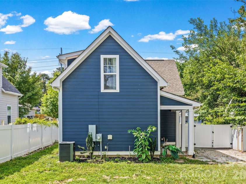 1512 Norris Avenue, Charlotte, NC 28206.  MLS# CAR4397773, YatesRealty ID 33084. 