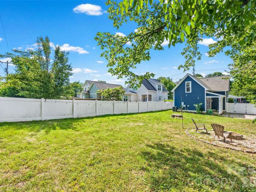 1512 Norris Avenue, Charlotte, NC 28206.  MLS# CAR4397773, YatesRealty ID 33084. 