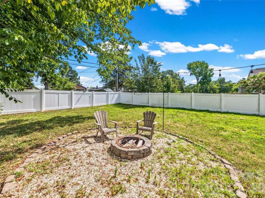 1512 Norris Avenue, Charlotte, NC 28206.  MLS# CAR4397773, YatesRealty ID 33084. 