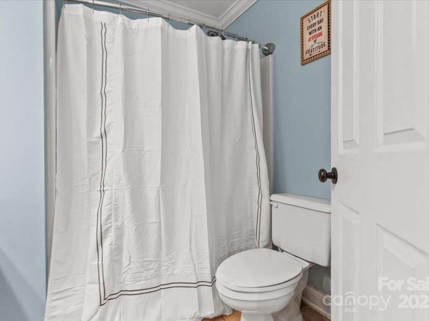 131 Misty Arbor Lane, Mooresville, NC 28117.  MLS# CAR4291444, YatesRealty ID 33085. Upper Full Bathroom