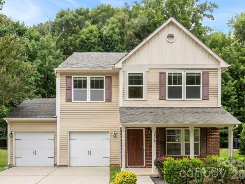 1831 Yaupon Road, Charlotte, NC 28215.  MLS# CAR4397847, YatesRealty ID 33085. 