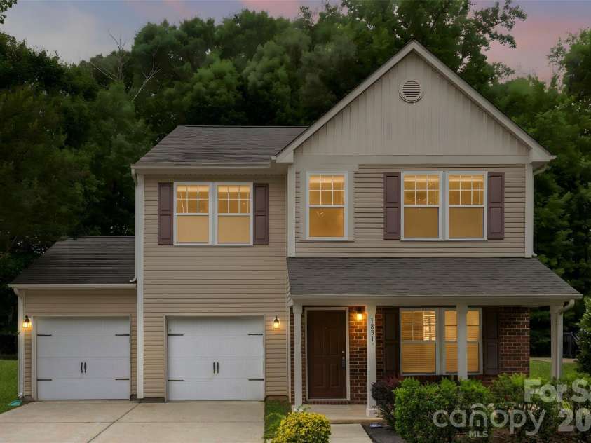 1831 Yaupon Road, Charlotte, NC 28215.  MLS# CAR4397847, YatesRealty ID 33085. 