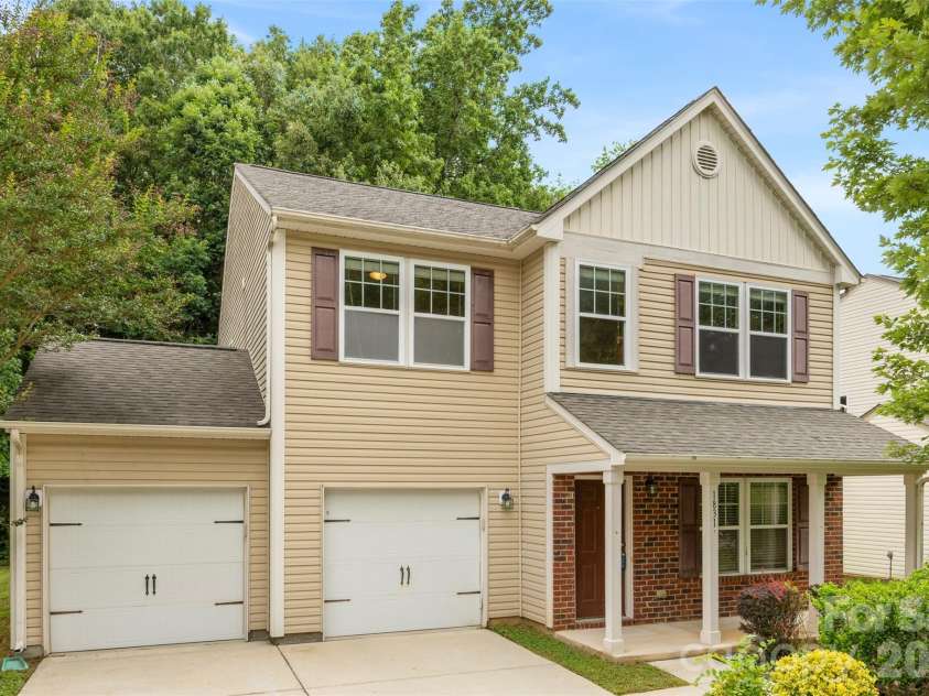 1831 Yaupon Road, Charlotte, NC 28215.  MLS# CAR4397847, YatesRealty ID 33085. 