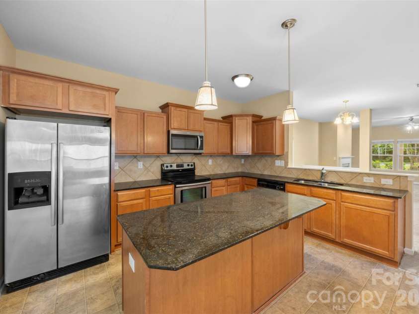 1831 Yaupon Road, Charlotte, NC 28215.  MLS# CAR4397847, YatesRealty ID 33085. 