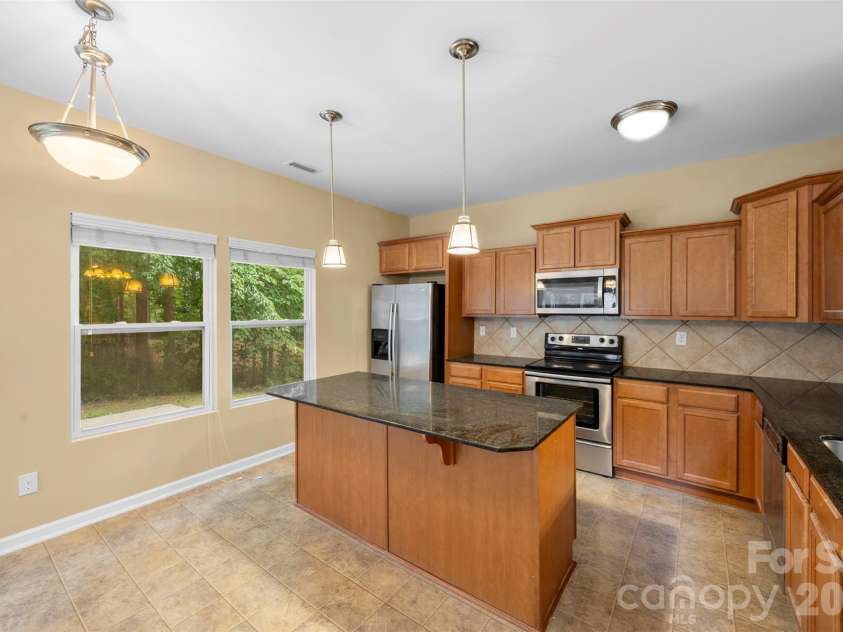 1831 Yaupon Road, Charlotte, NC 28215.  MLS# CAR4397847, YatesRealty ID 33085. 