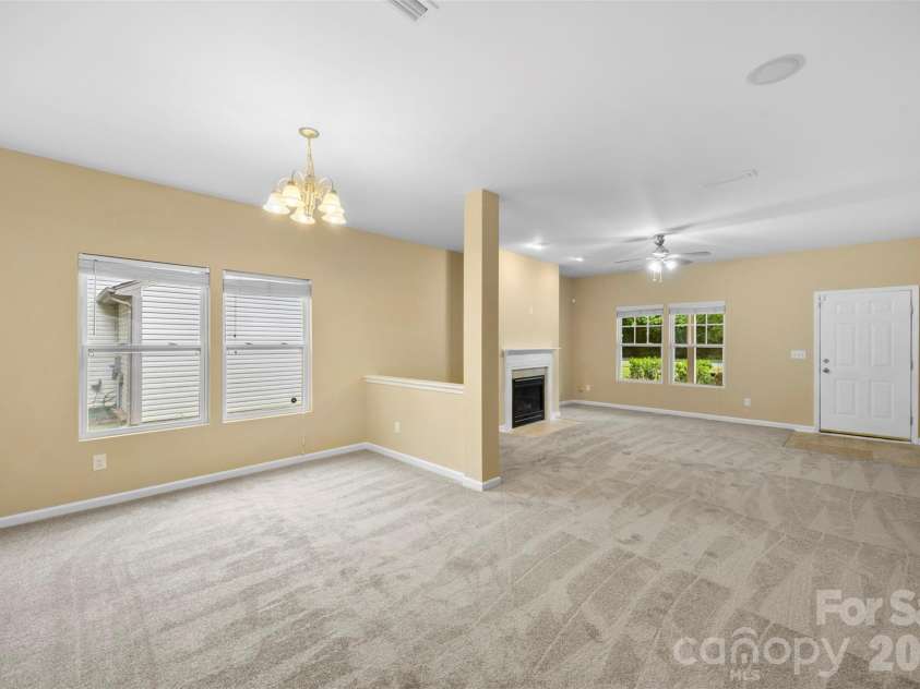 1831 Yaupon Road, Charlotte, NC 28215.  MLS# CAR4397847, YatesRealty ID 33085. 