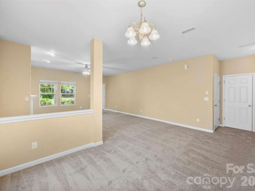 1831 Yaupon Road, Charlotte, NC 28215.  MLS# CAR4397847, YatesRealty ID 33085. 