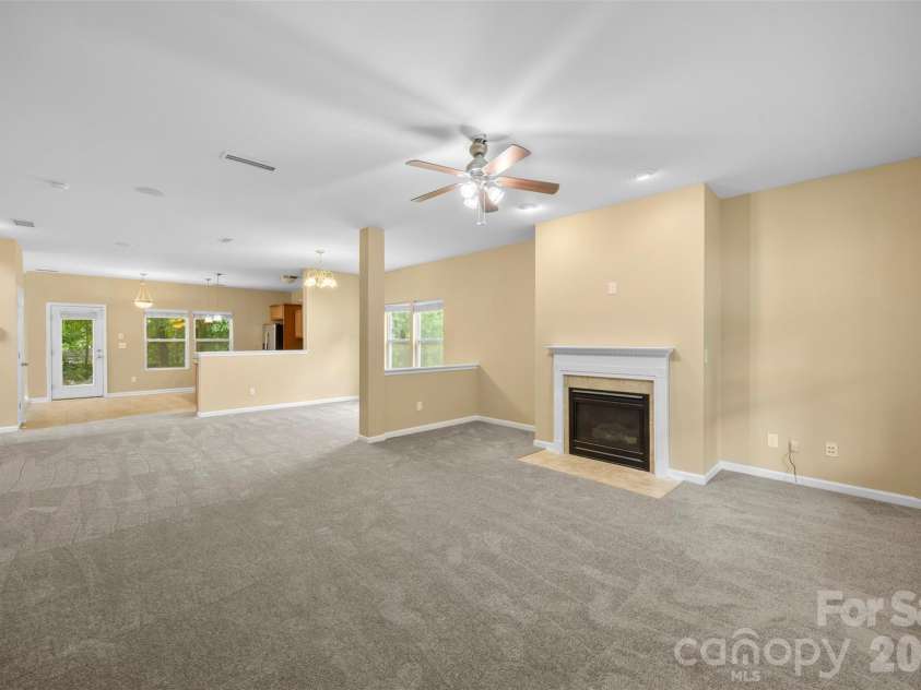 1831 Yaupon Road, Charlotte, NC 28215.  MLS# CAR4397847, YatesRealty ID 33085. 