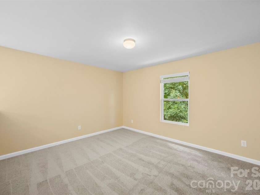 1831 Yaupon Road, Charlotte, NC 28215.  MLS# CAR4397847, YatesRealty ID 33085. 