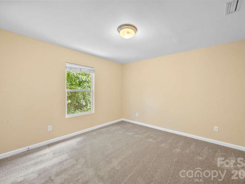 1831 Yaupon Road, Charlotte, NC 28215.  MLS# CAR4397847, YatesRealty ID 33085. 