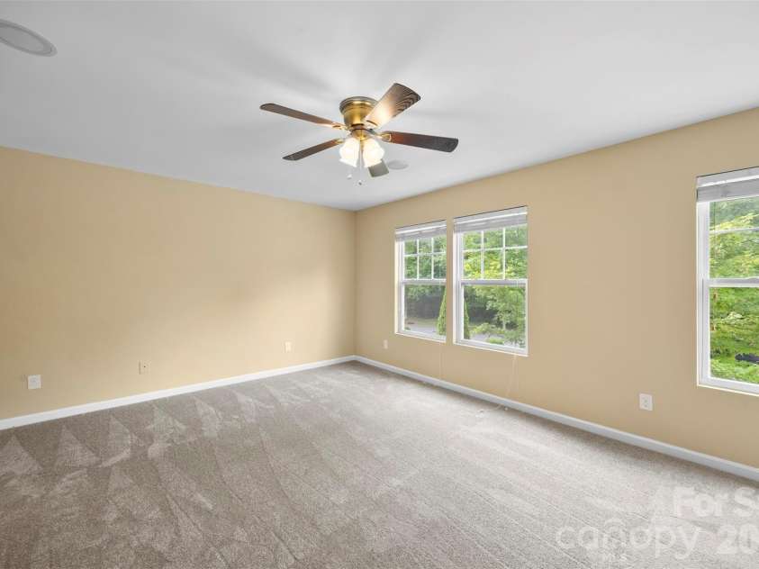 1831 Yaupon Road, Charlotte, NC 28215.  MLS# CAR4397847, YatesRealty ID 33085. 
