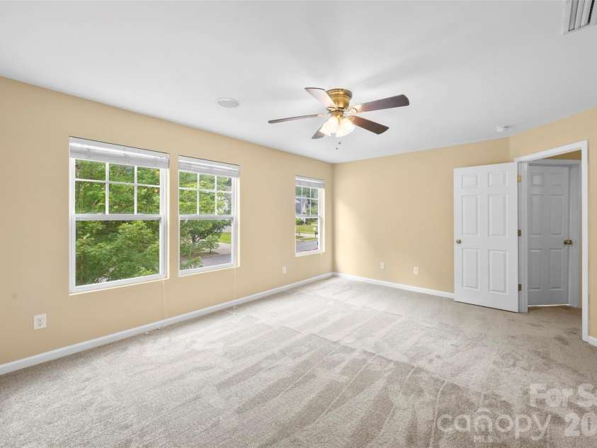 1831 Yaupon Road, Charlotte, NC 28215.  MLS# CAR4397847, YatesRealty ID 33085. 