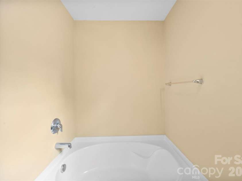 1831 Yaupon Road, Charlotte, NC 28215.  MLS# CAR4397847, YatesRealty ID 33085. 