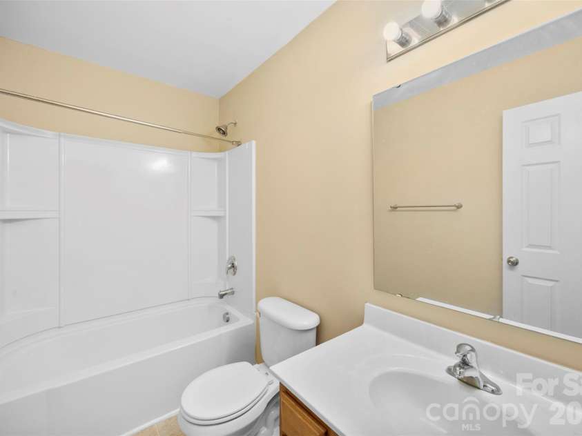 1831 Yaupon Road, Charlotte, NC 28215.  MLS# CAR4397847, YatesRealty ID 33085. 