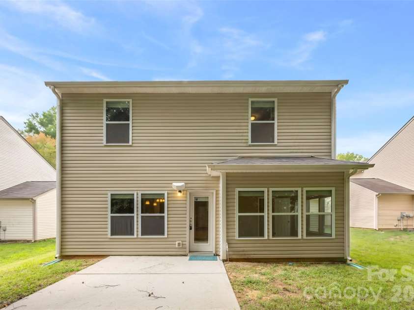 1831 Yaupon Road, Charlotte, NC 28215.  MLS# CAR4397847, YatesRealty ID 33085. 