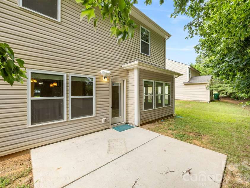 1831 Yaupon Road, Charlotte, NC 28215.  MLS# CAR4397847, YatesRealty ID 33085. 