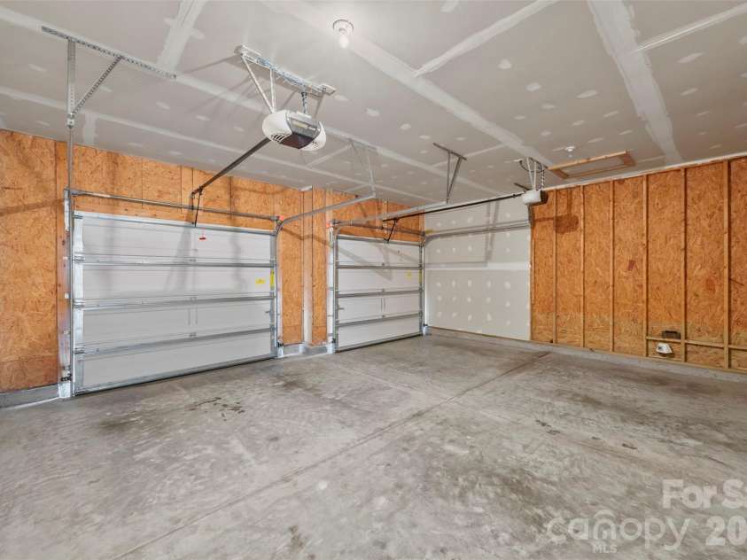1831 Yaupon Road, Charlotte, NC 28215.  MLS# CAR4397847, YatesRealty ID 33085. 