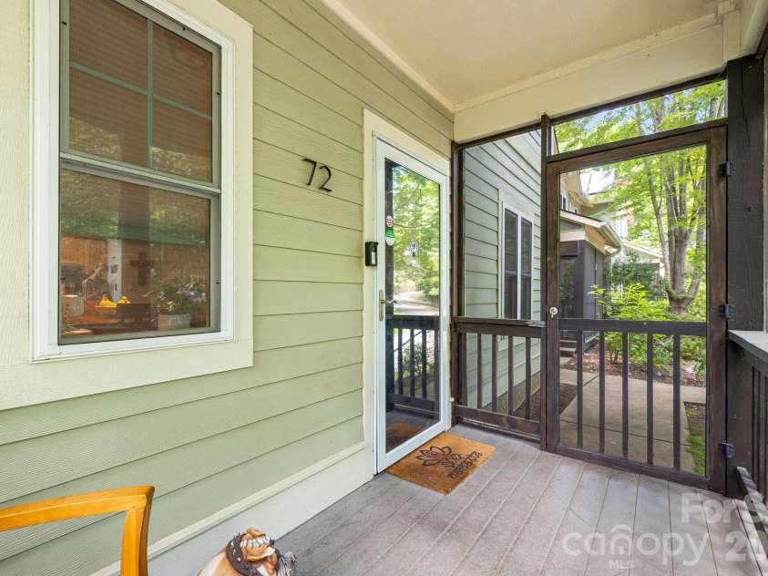 72 Owens Bell Lane, Asheville, NC 28801.  MLS# CAR4396427, YatesRealty ID 33086. 