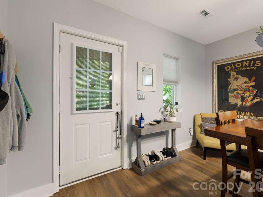 72 Owens Bell Lane, Asheville, NC 28801.  MLS# CAR4396427, YatesRealty ID 33086. 