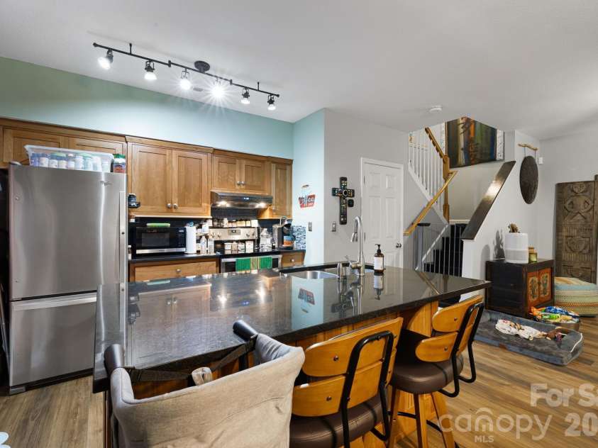 72 Owens Bell Lane, Asheville, NC 28801.  MLS# CAR4396427, YatesRealty ID 33086. 