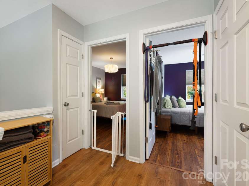72 Owens Bell Lane, Asheville, NC 28801.  MLS# CAR4396427, YatesRealty ID 33086. 