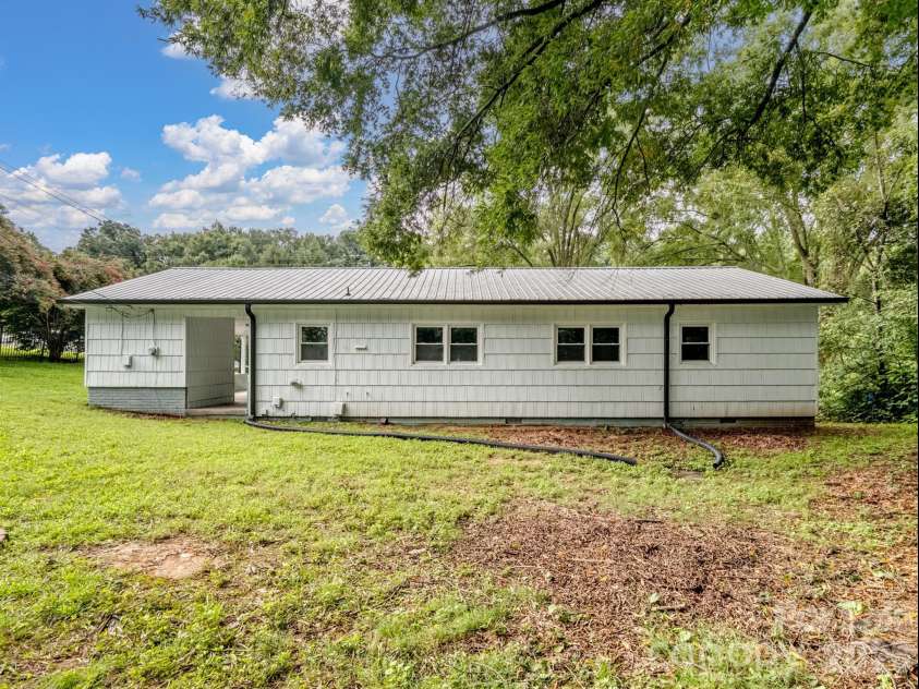 1806 Kingsley Drive, Albemarle, NC 28001.  MLS# CAR4288813, YatesRealty ID 33087. 