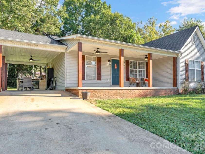 3889 Colt Court, Lenoir, NC 28645.  MLS# CAR4397660, YatesRealty ID 33087. 