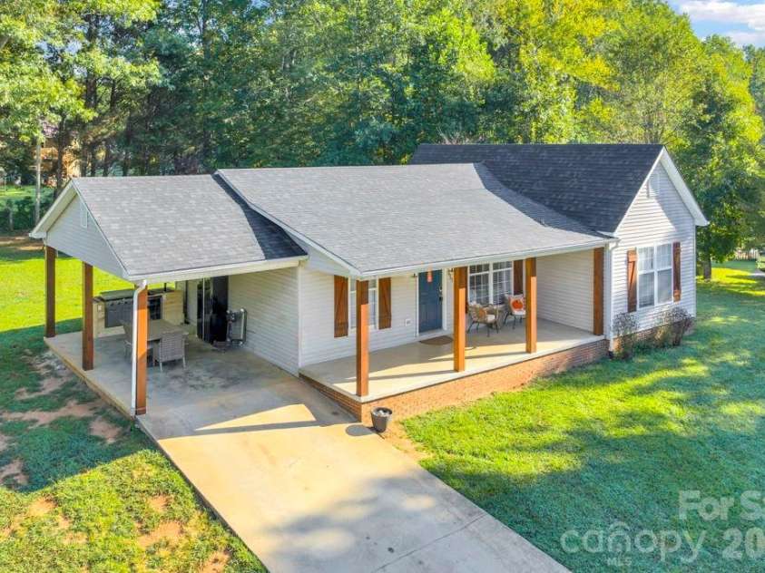 3889 Colt Court, Lenoir, NC 28645.  MLS# CAR4397660, YatesRealty ID 33087. 