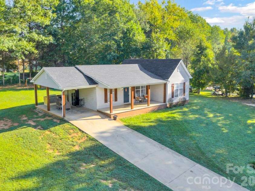 3889 Colt Court, Lenoir, NC 28645.  MLS# CAR4397660, YatesRealty ID 33087. 