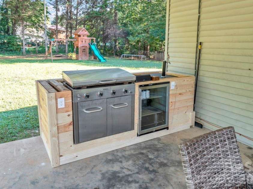 3889 Colt Court, Lenoir, NC 28645.  MLS# CAR4397660, YatesRealty ID 33087. 