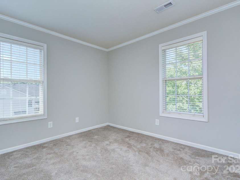 1075 Triece Lane, Charlotte, NC 28215.  MLS# CAR4278023, YatesRealty ID 33088. 
