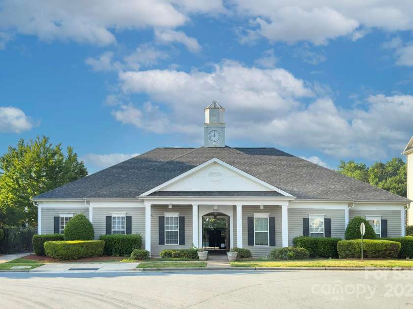 1075 Triece Lane, Charlotte, NC 28215.  MLS# CAR4278023, YatesRealty ID 33088. 