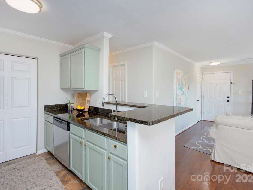 1075 Triece Lane, Charlotte, NC 28215.  MLS# CAR4278023, YatesRealty ID 33088. 