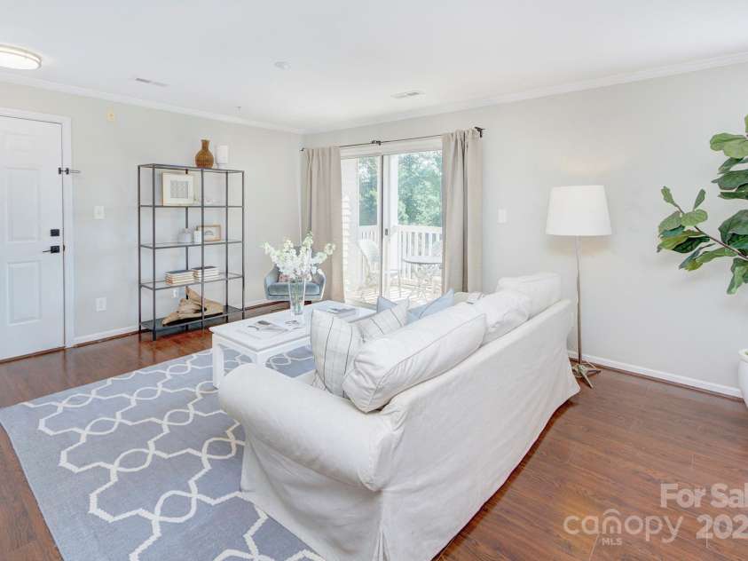 1075 Triece Lane, Charlotte, NC 28215.  MLS# CAR4278023, YatesRealty ID 33088. 