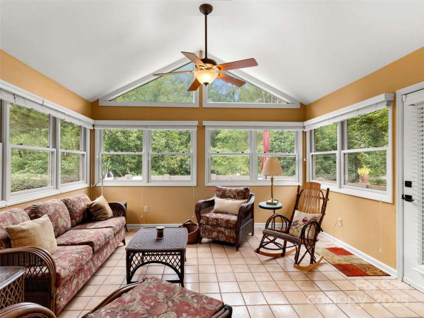 25 Cedarcliff Circle, Asheville, NC 28803.  MLS# CAR4291336, YatesRealty ID 33090. Amazing Sunroom, a rare find in Laurel Place