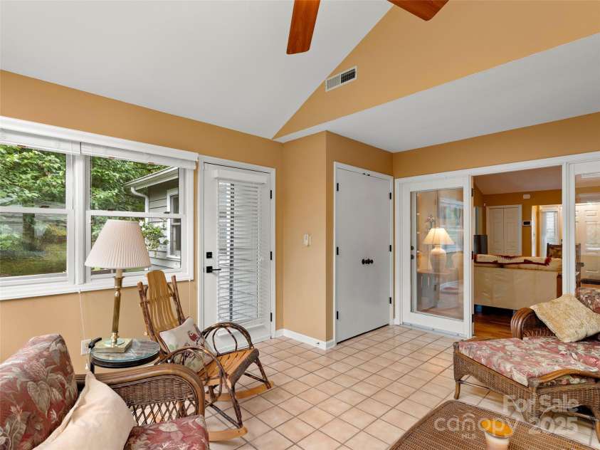 25 Cedarcliff Circle, Asheville, NC 28803.  MLS# CAR4291336, YatesRealty ID 33090. Imagine entertaining here?