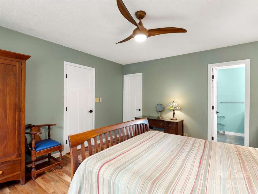 25 Cedarcliff Circle, Asheville, NC 28803.  MLS# CAR4291336, YatesRealty ID 33090. Plenty of storage