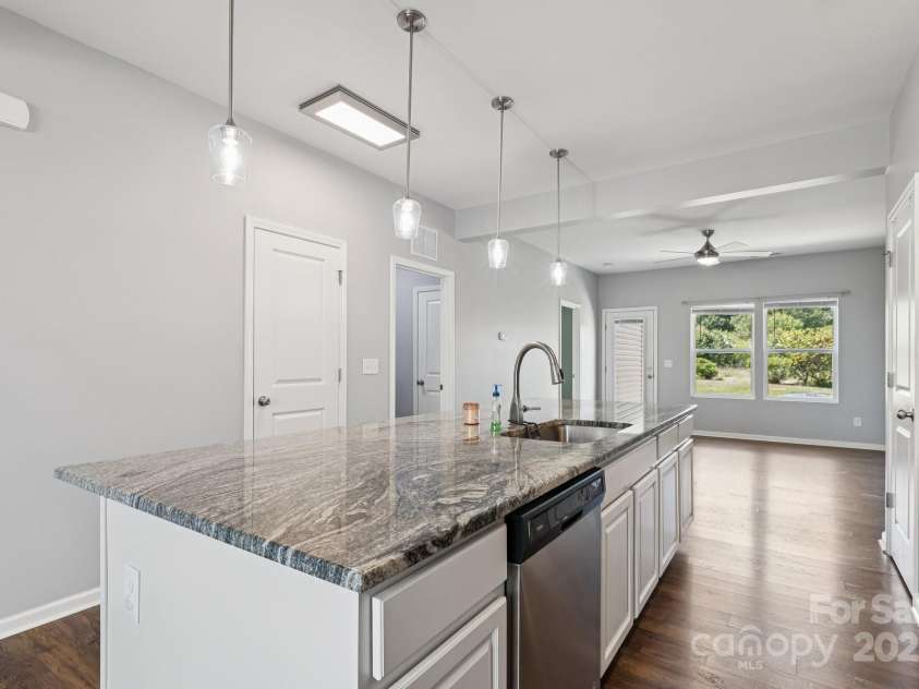 112 Davenport Drive, Statesville, NC 28677.  MLS# CAR4284695, YatesRealty ID 33091. 