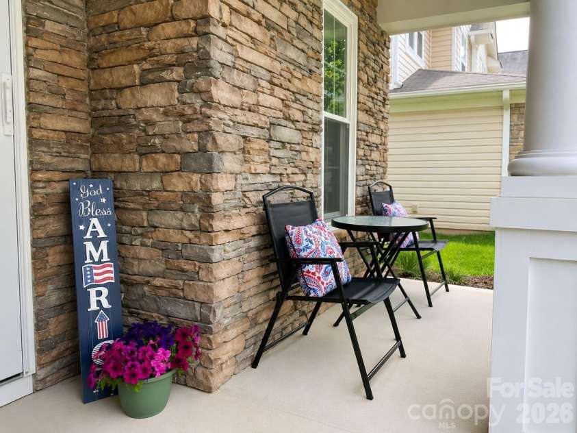 2717 Markham Woods Court, Charlotte, NC 28214.  MLS# CAR4395934, YatesRealty ID 33092. 