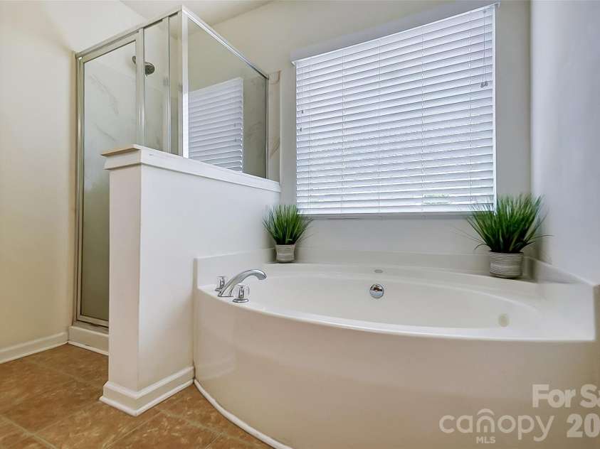 2717 Markham Woods Court, Charlotte, NC 28214.  MLS# CAR4395934, YatesRealty ID 33092. 