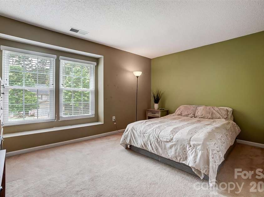 2717 Markham Woods Court, Charlotte, NC 28214.  MLS# CAR4395934, YatesRealty ID 33092. 