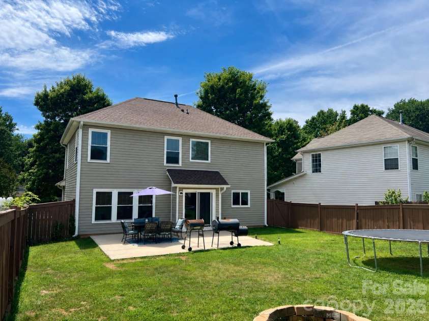 2717 Markham Woods Court, Charlotte, NC 28214.  MLS# CAR4395934, YatesRealty ID 33092. 