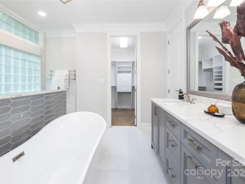 3932 Rounding Run Road, Charlotte, NC 28277.  MLS# CAR4256106, YatesRealty ID 33092. 