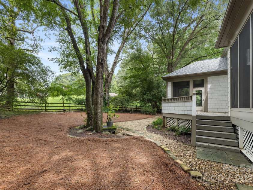 3932 Rounding Run Road, Charlotte, NC 28277.  MLS# CAR4256106, YatesRealty ID 33092. 