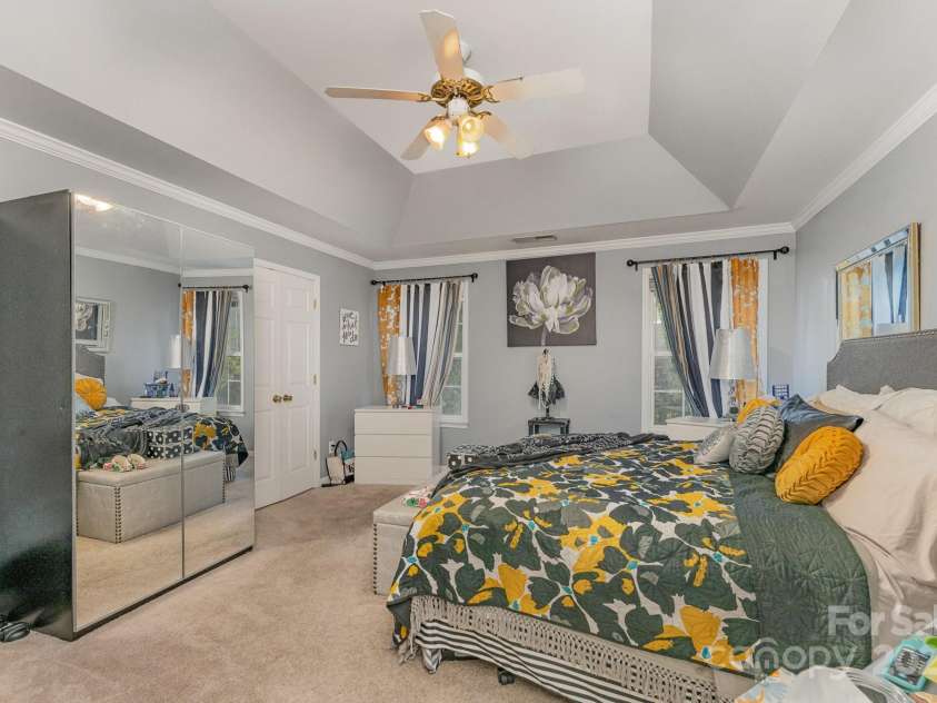 11424 Glenstone Court, Charlotte, NC 28269.  MLS# CAR4280382, YatesRealty ID 33093. 